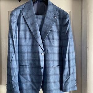 Elegant Blue Plaid Men's Suit
